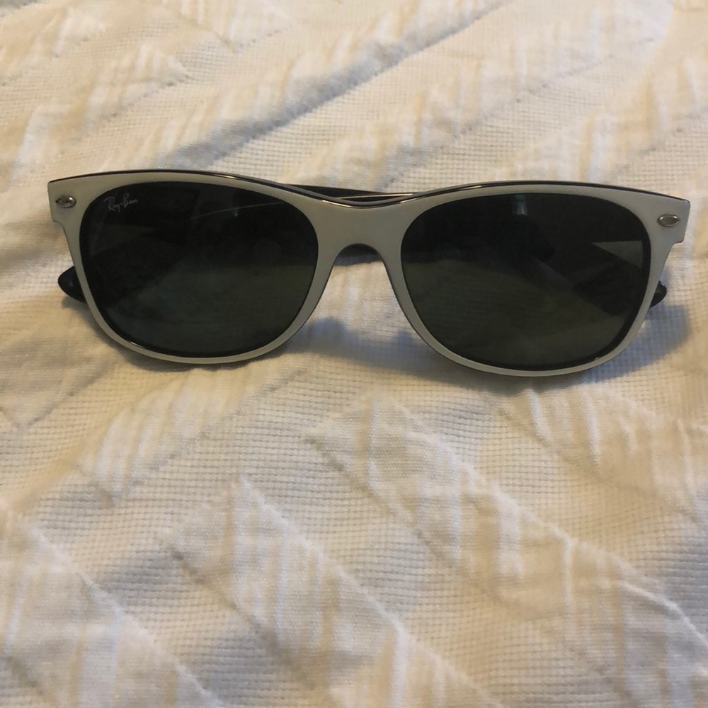 White Ray-Ban Wayfarer